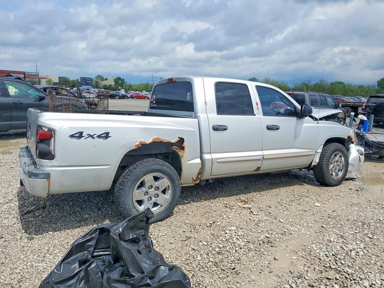 2005 DODGE DAKOTA QUAD LARAMIE photo 5