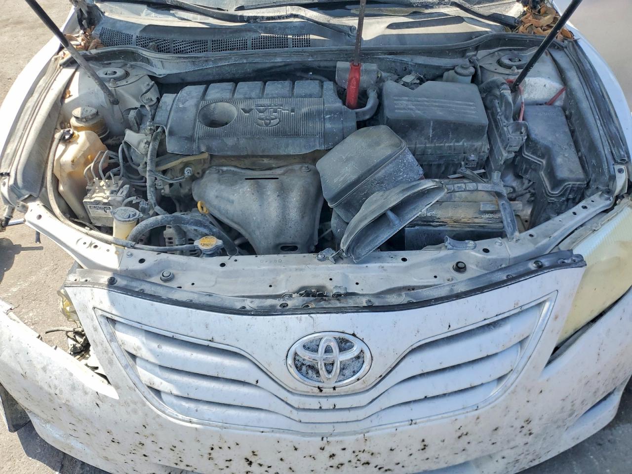 2010 TOYOTA CAMRY BASE photo 31