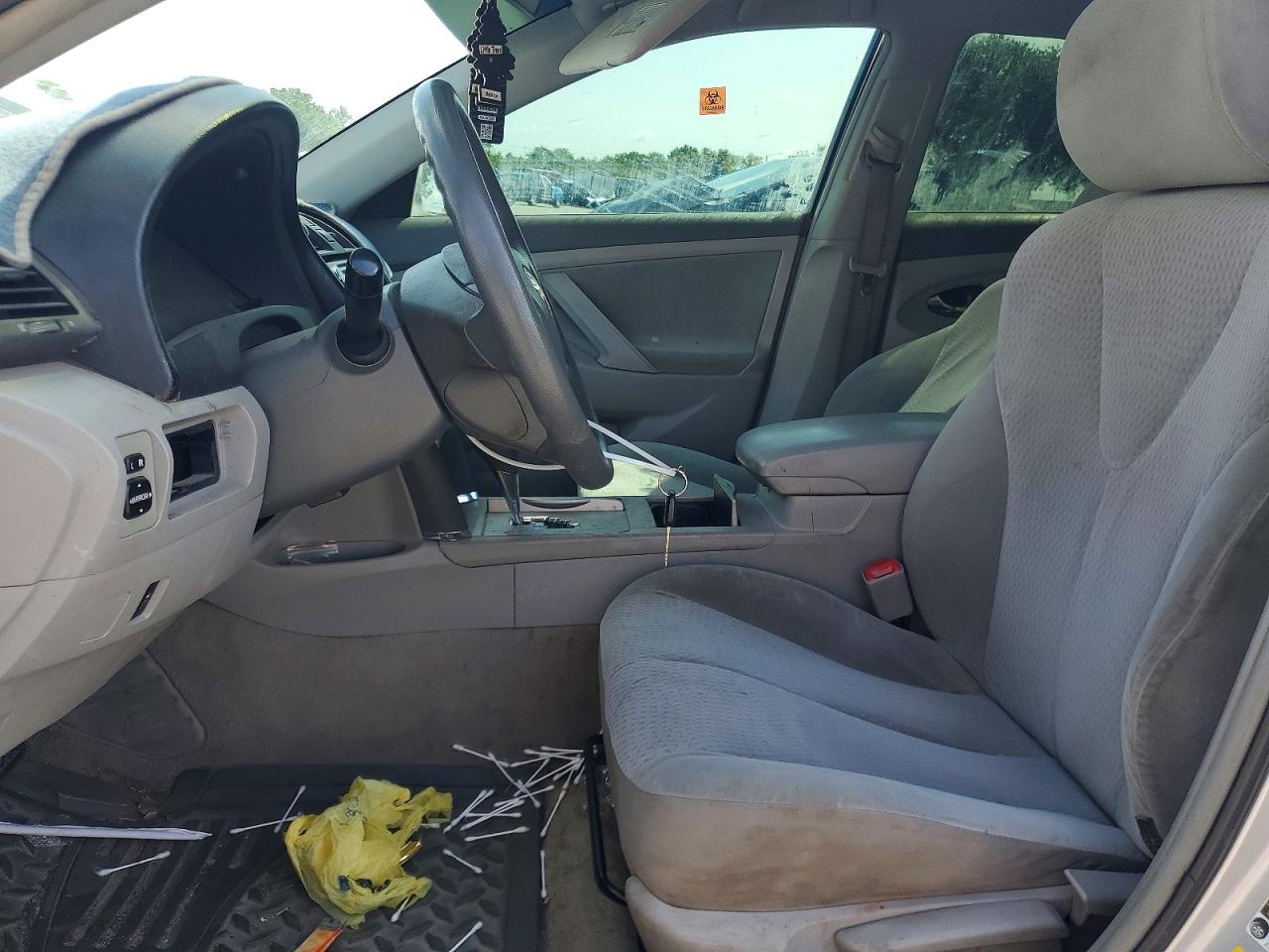 2010 TOYOTA CAMRY BASE photo 19