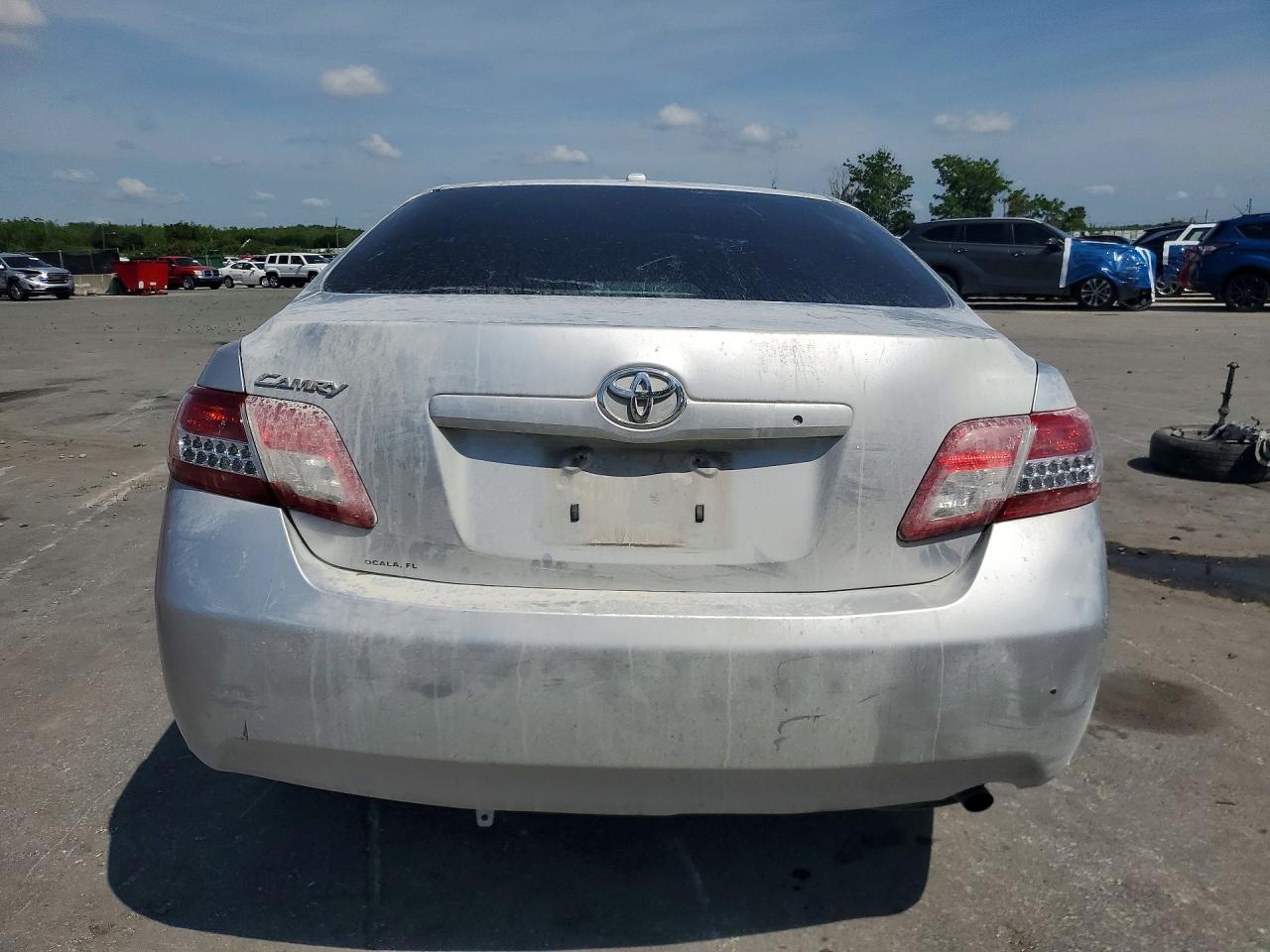 2010 TOYOTA CAMRY BASE photo 16