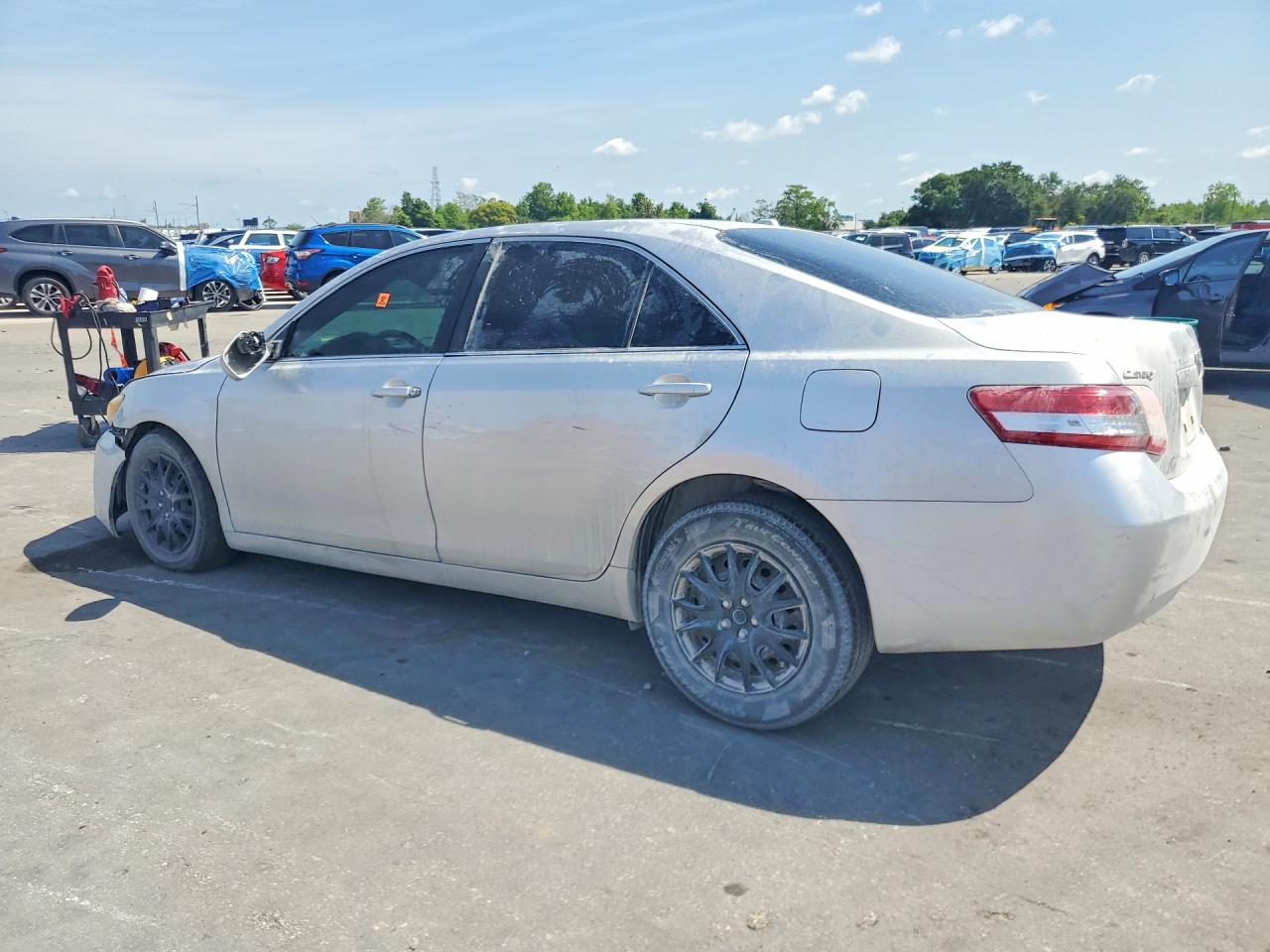 2010 TOYOTA CAMRY BASE photo 4