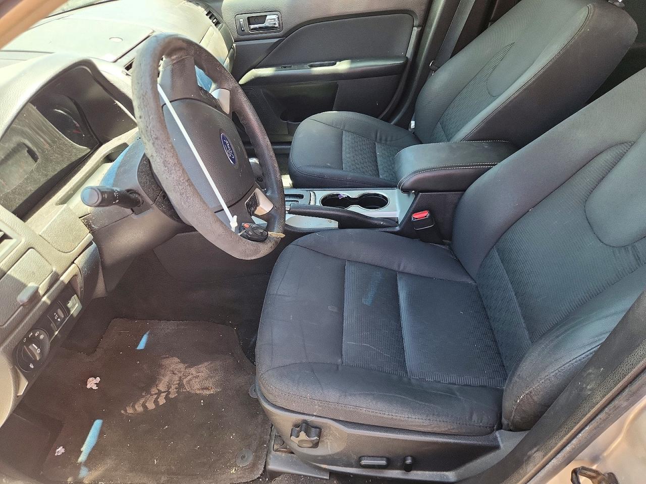 2011 FORD FUSION SE photo 13