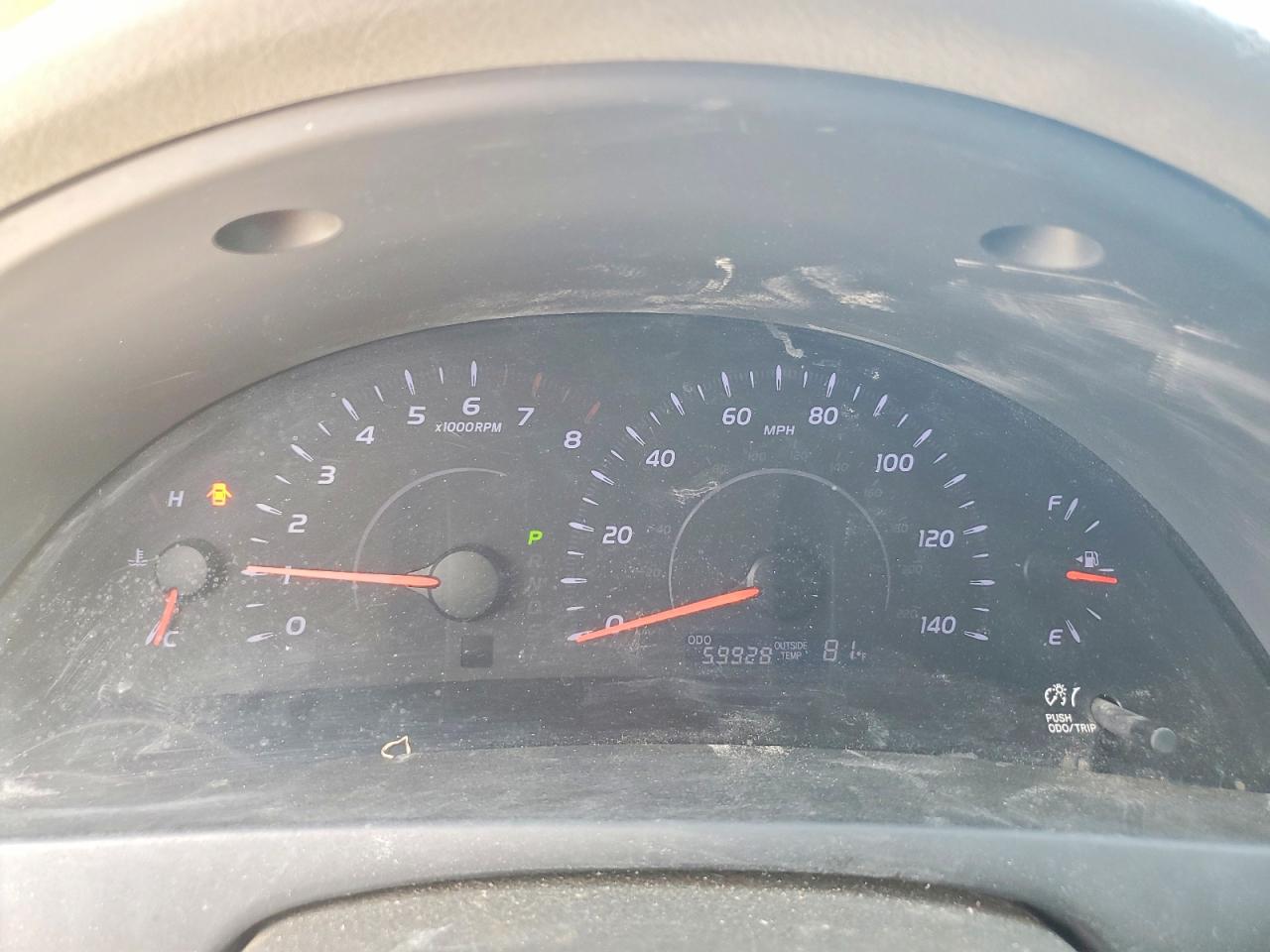 2010 TOYOTA CAMRY LE photo 9