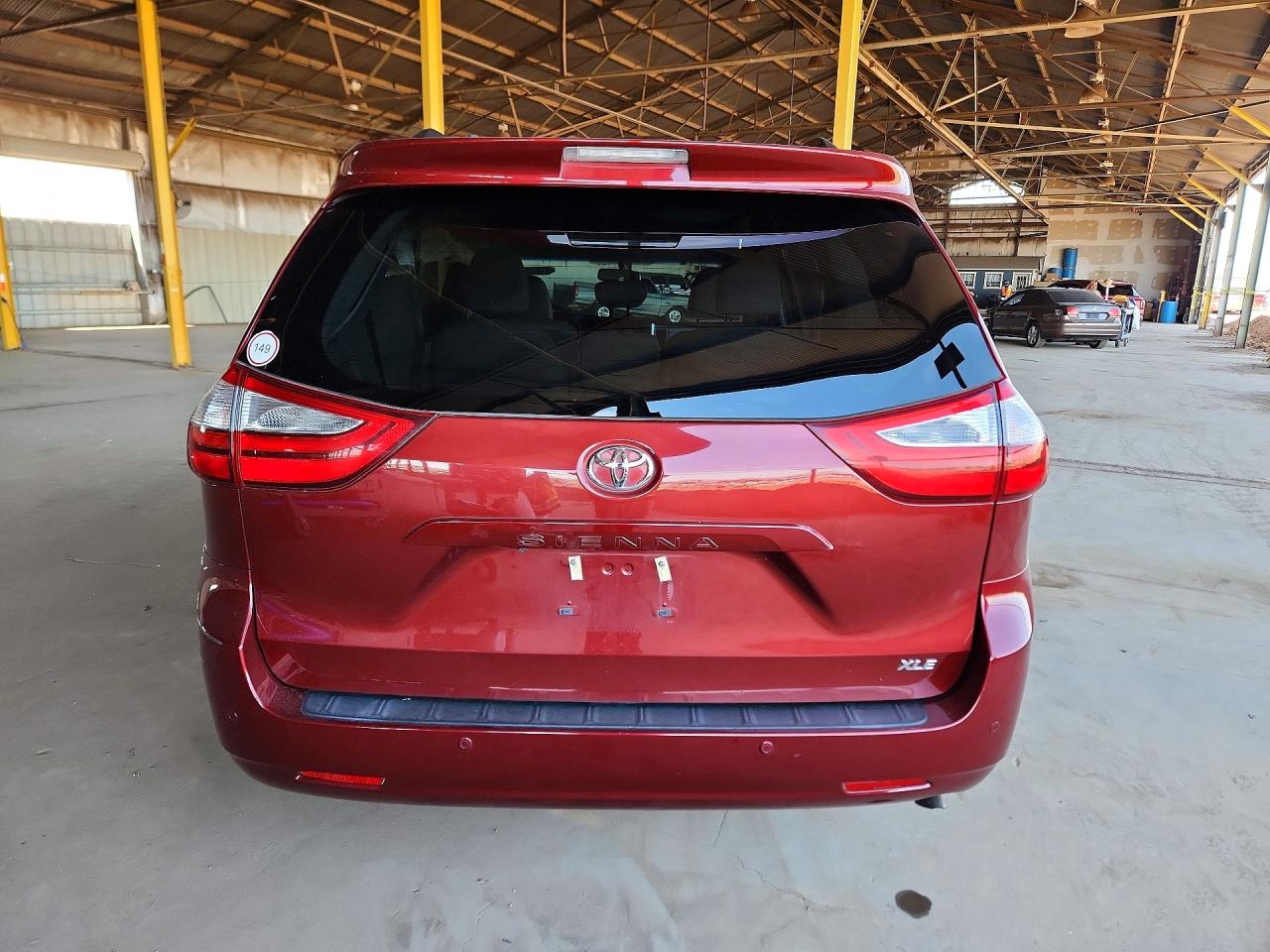 2017 TOYOTA SIENNA XLE 8-PASSENGER photo 16