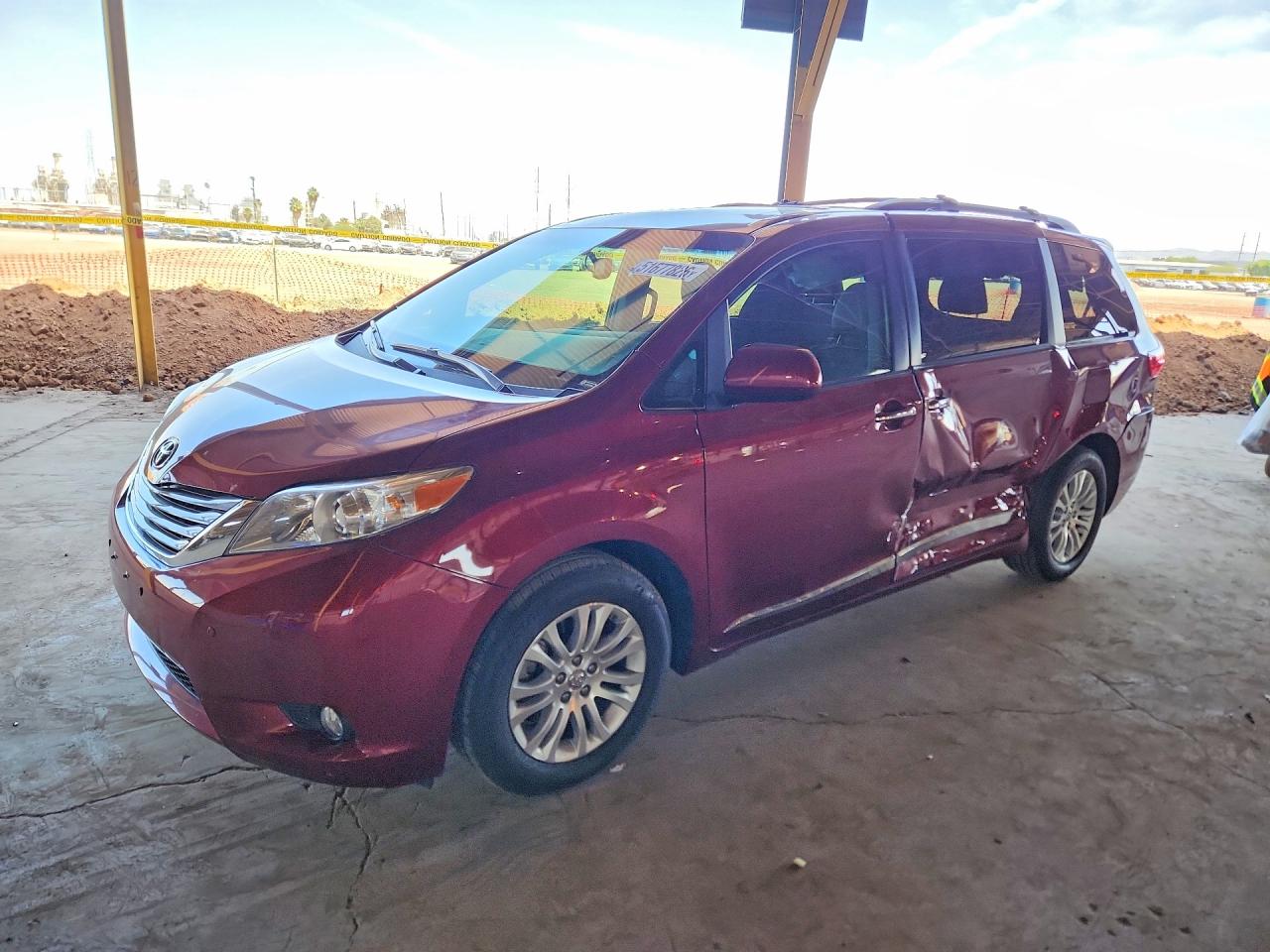 2017 TOYOTA SIENNA