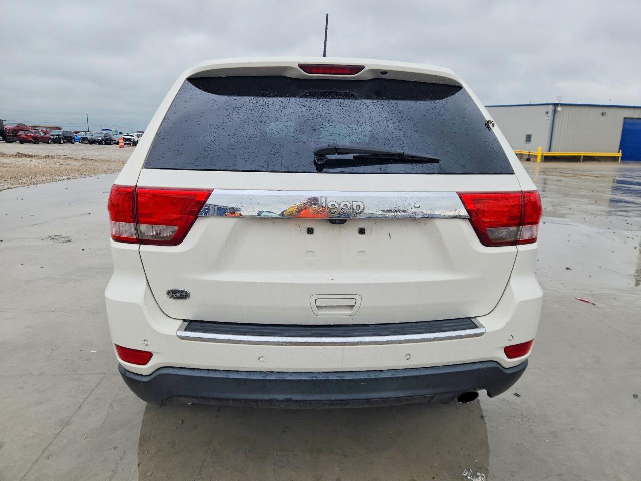 2012 JEEP GRAND CHEROKEE OVERLAND photo 6