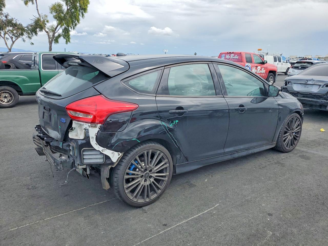 2017 FORD FOCUS RS photo 5