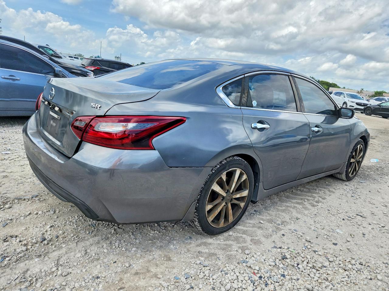 2017 NISSAN ALTIMA 2.5 SR photo 5