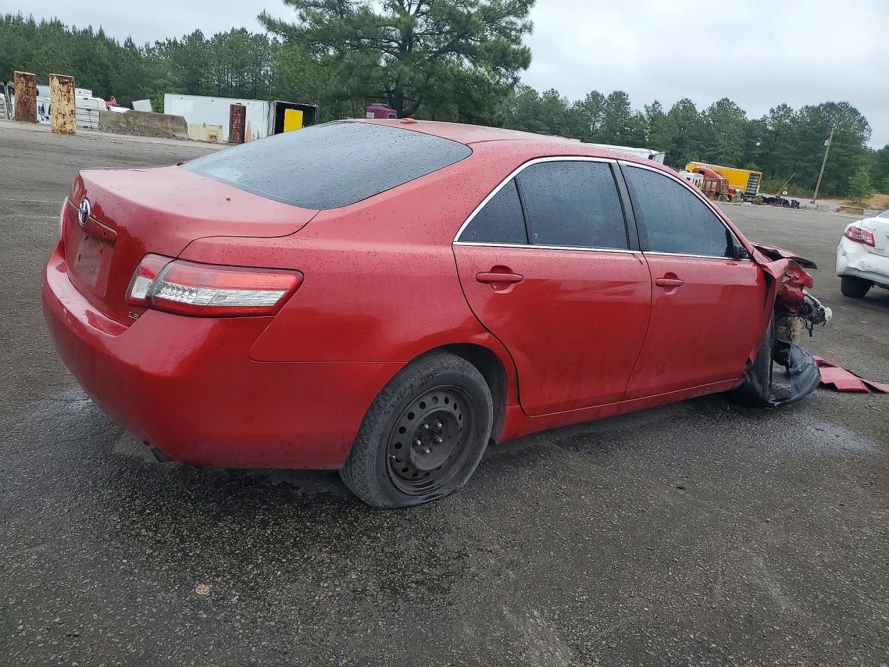 2011 TOYOTA CAMRY LE photo 5