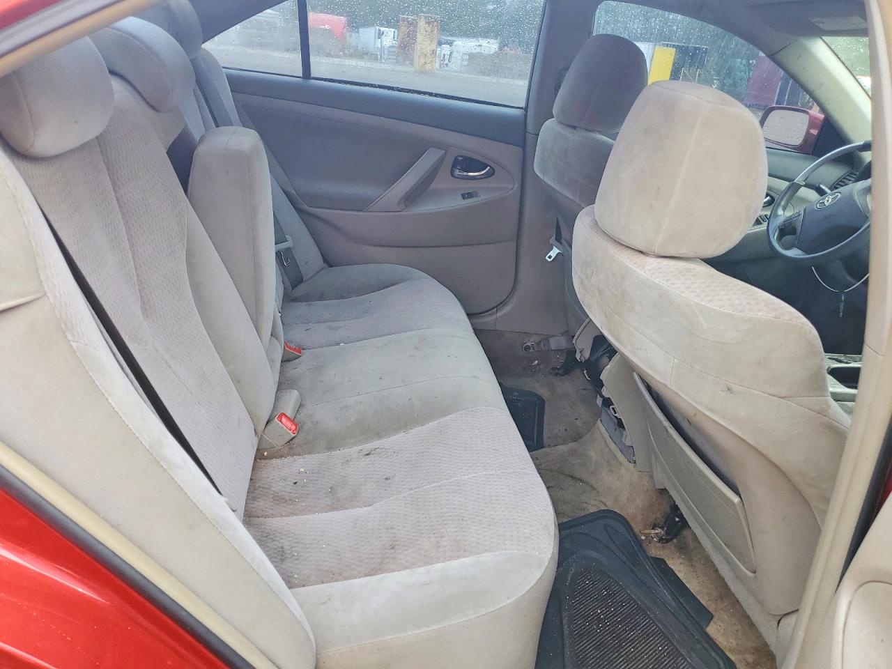 2011 TOYOTA CAMRY LE photo 19