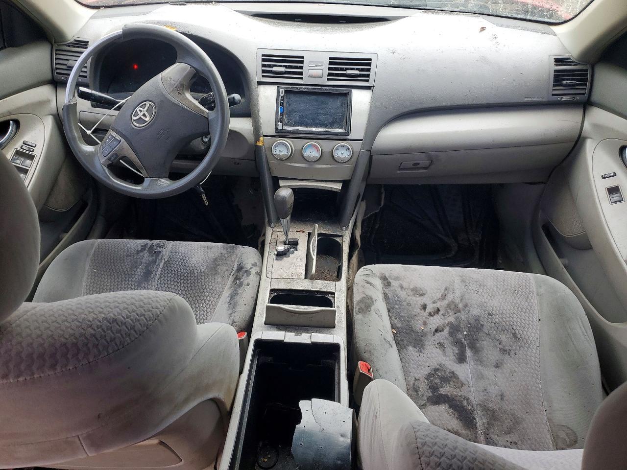 2011 TOYOTA CAMRY LE photo 15