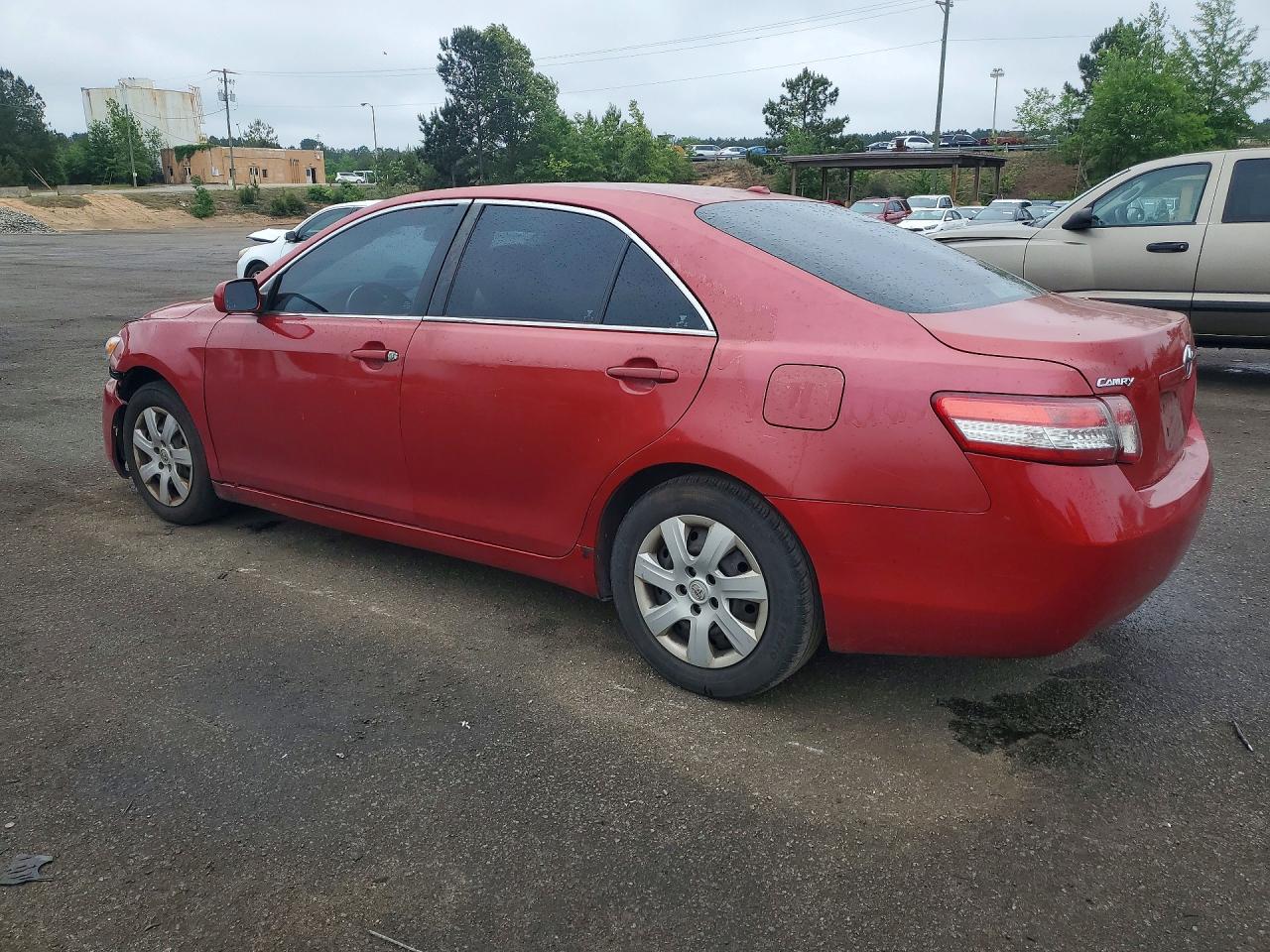2011 TOYOTA CAMRY LE photo 3
