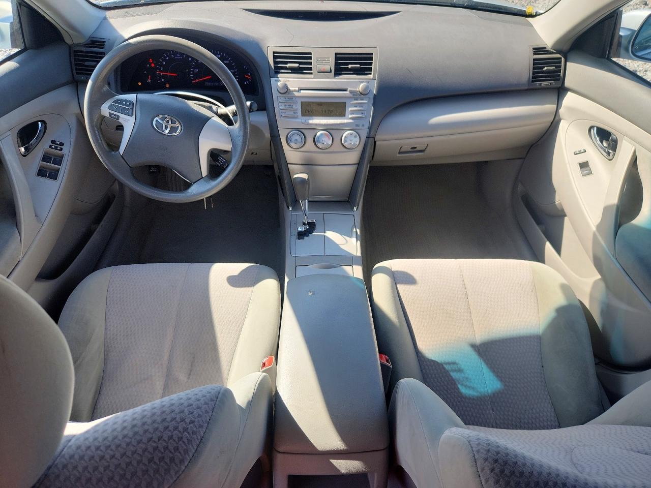 2011 TOYOTA CAMRY photo 15