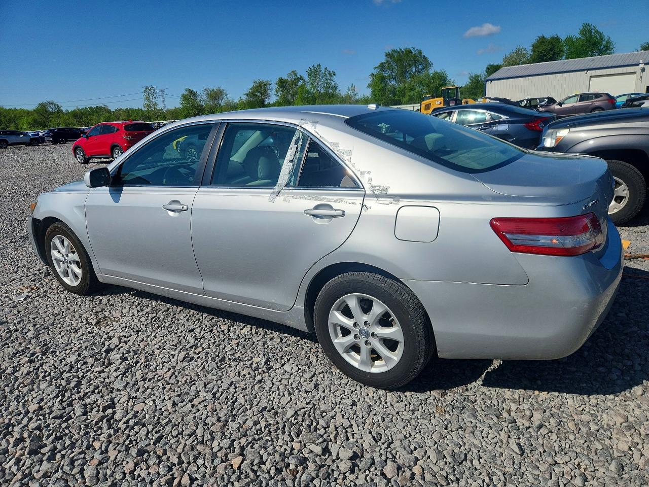 2011 TOYOTA CAMRY photo 3