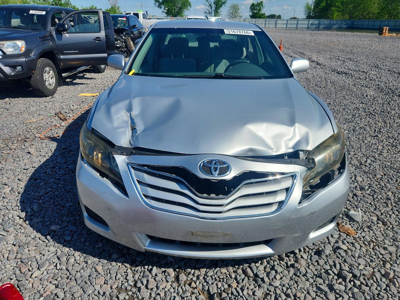 2011 TOYOTA CAMRY photo 9