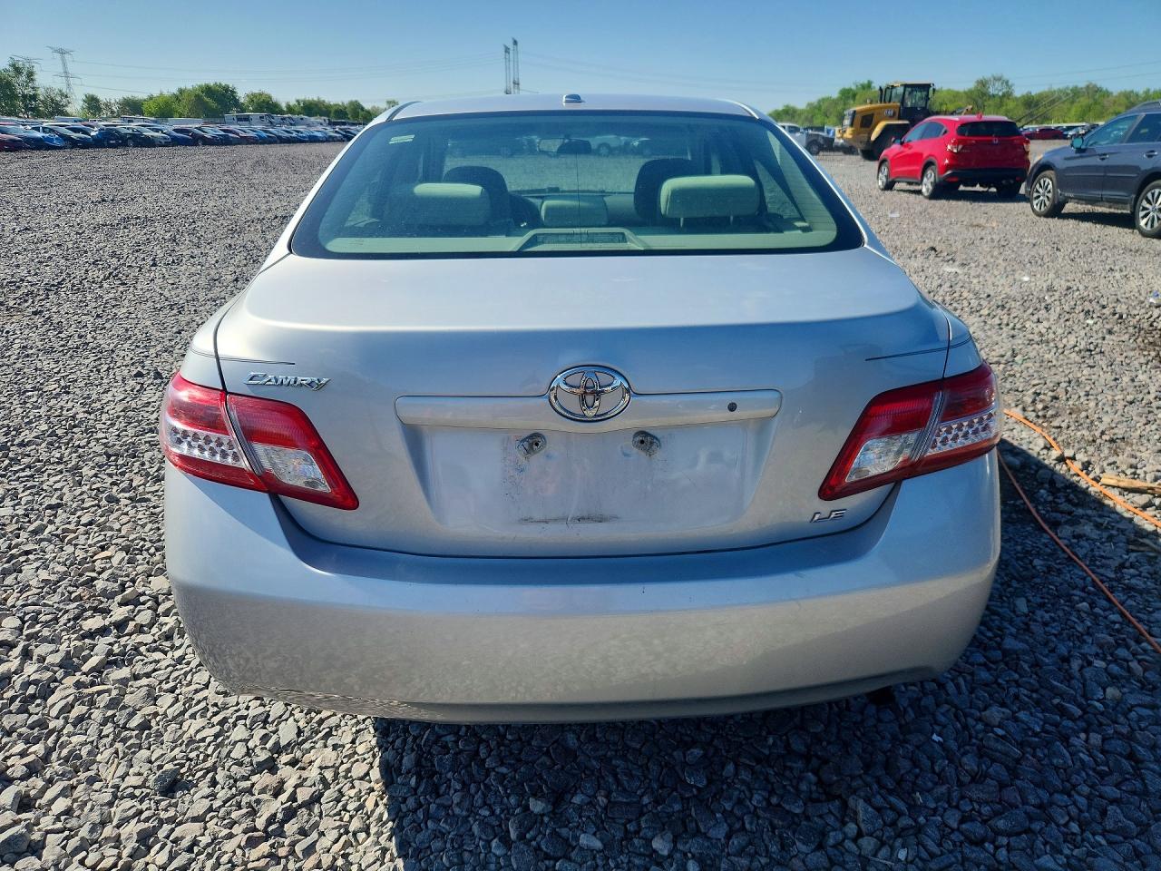 2011 TOYOTA CAMRY photo 11