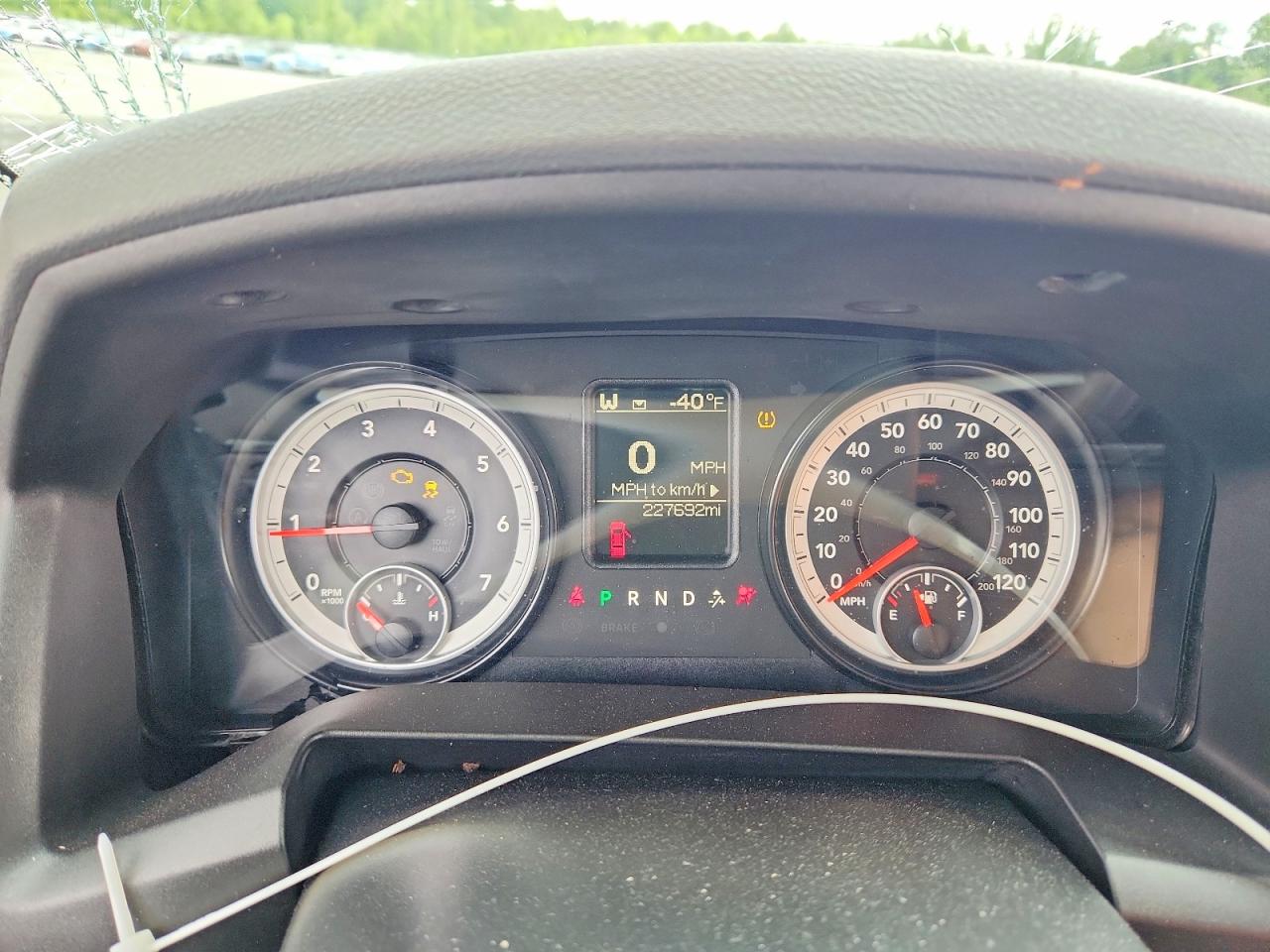 2014 RAM 1500 SLT photo 25