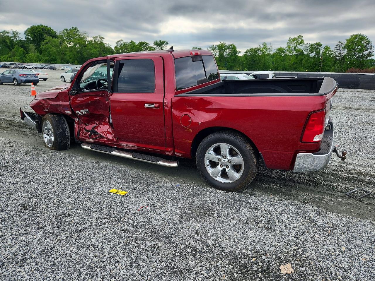 2014 RAM 1500 SLT photo 4