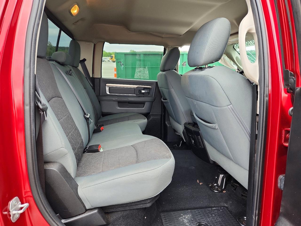 2014 RAM 1500 SLT photo 28