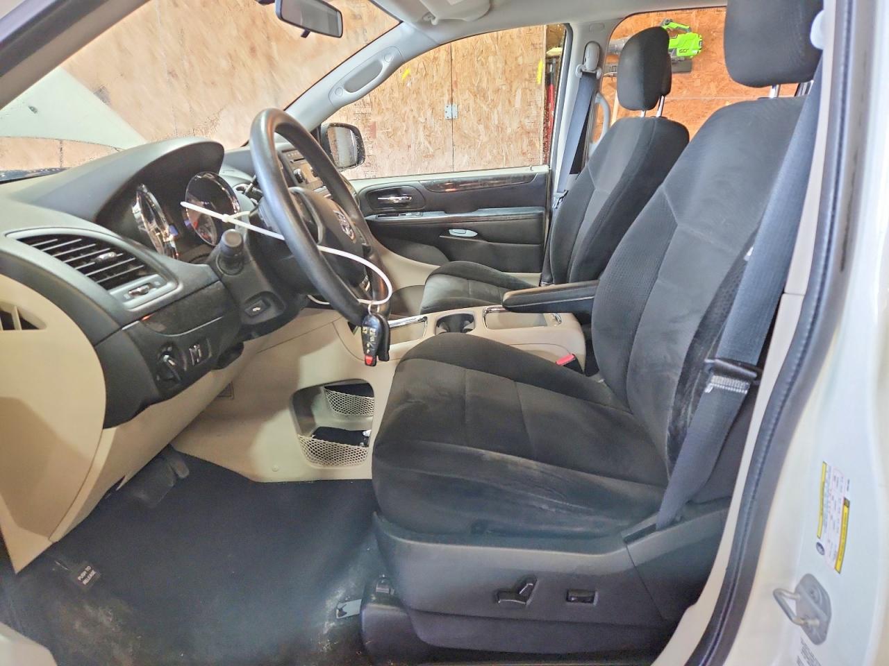 2012 DODGE GRAND CARAVAN SXT photo 13