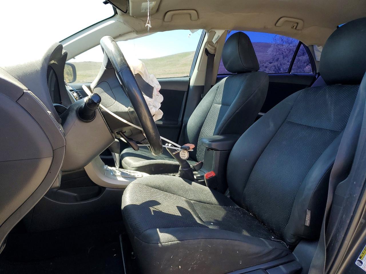 2010 TOYOTA COROLLA S photo 13