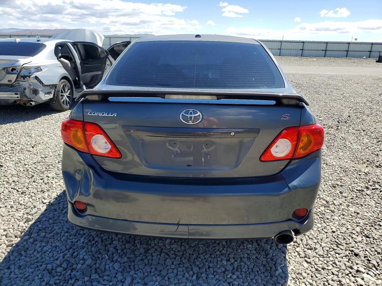 2010 TOYOTA COROLLA S photo 11