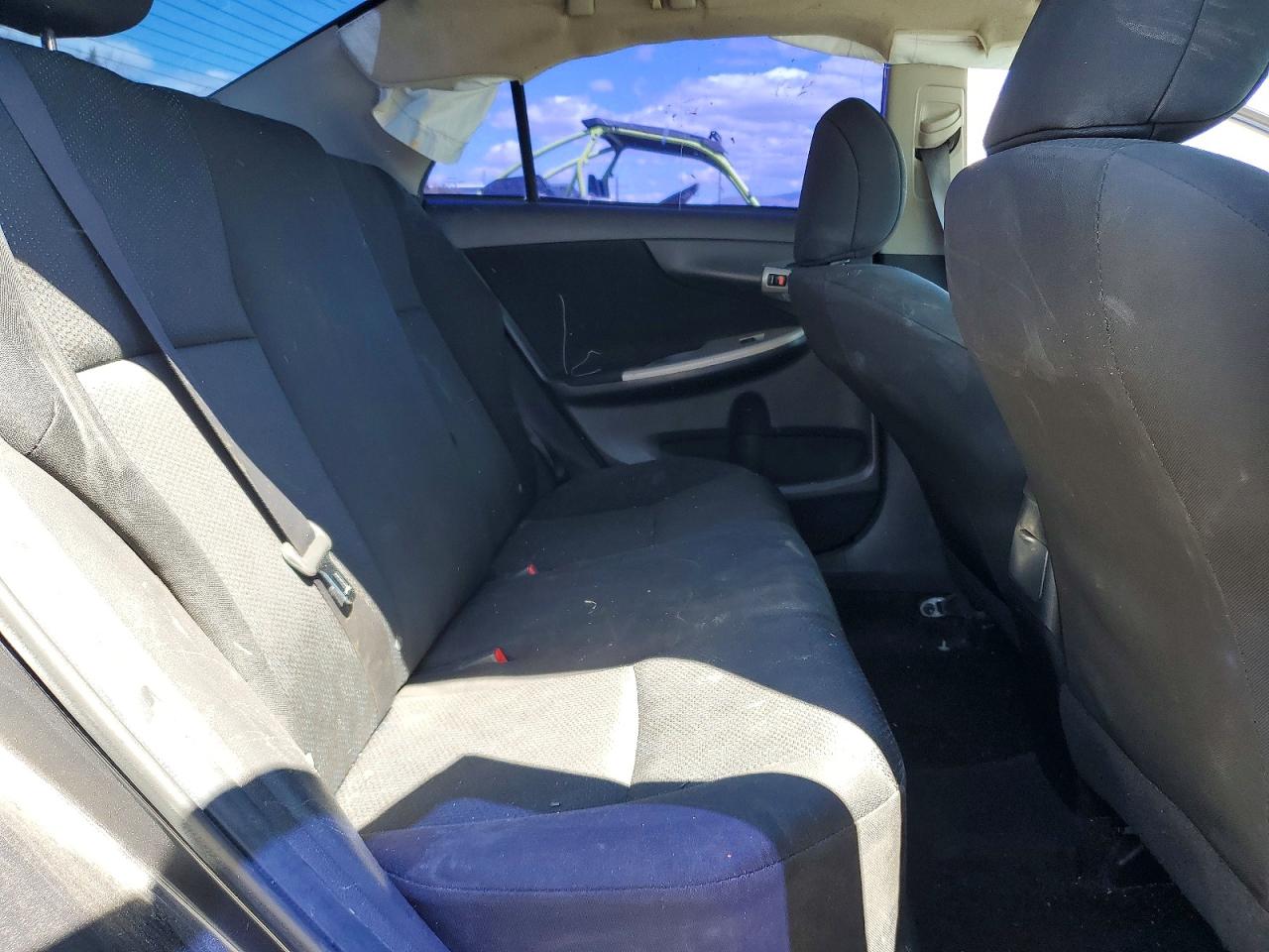 2010 TOYOTA COROLLA S photo 19