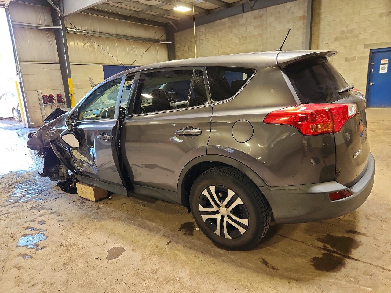2013 TOYOTA RAV4 LE photo 2