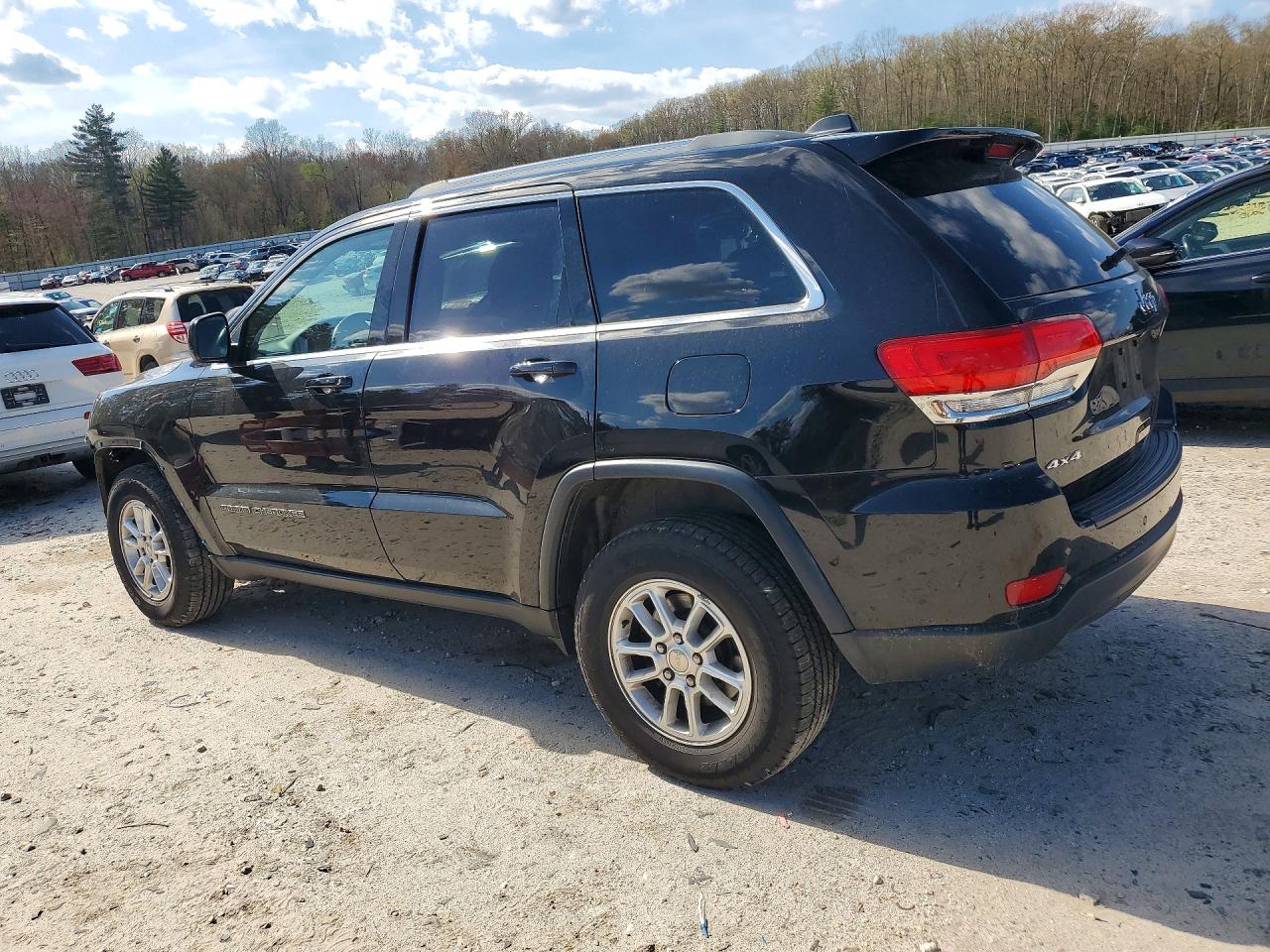 2018 JEEP GRAND CHEROKEE LAREDO photo 3