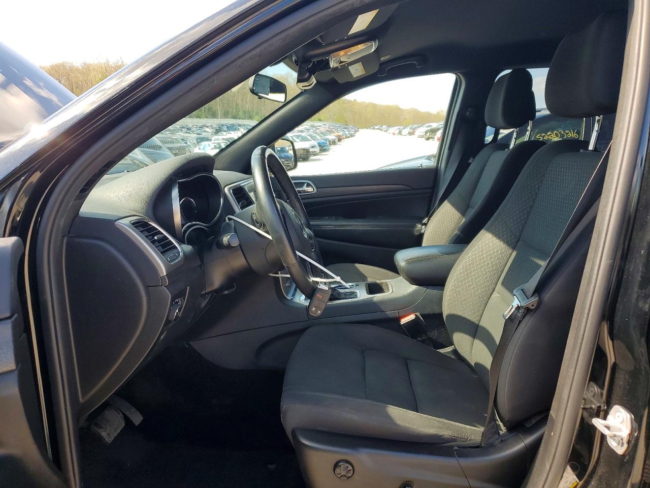 2018 JEEP GRAND CHEROKEE LAREDO photo 13
