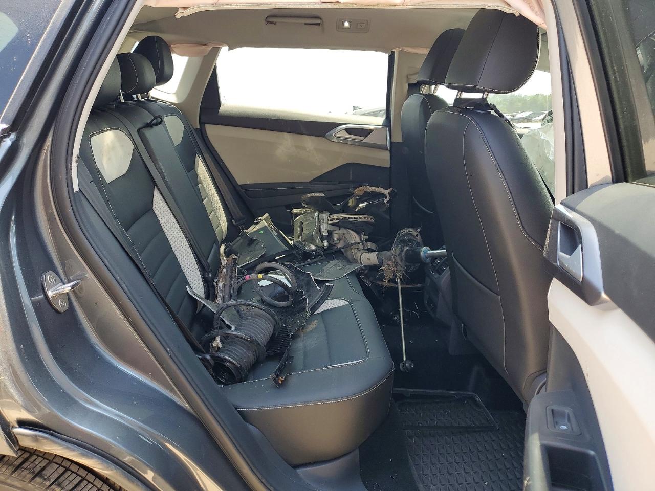 2025 VOLKSWAGEN TAOS SEL photo 11