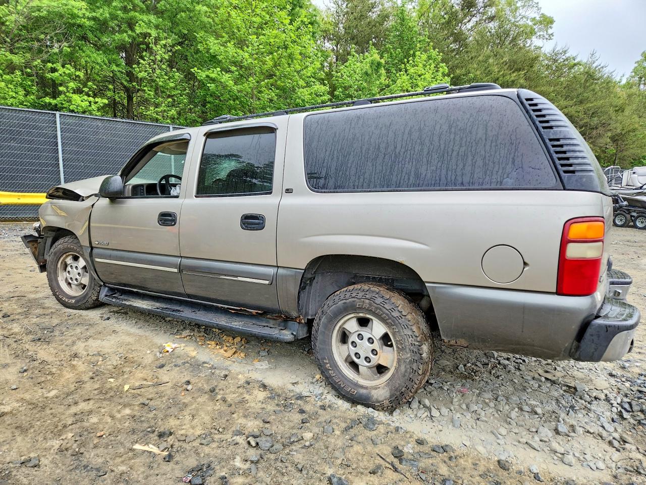 2000 CHEVROLET SUBURBAN K1500 photo 2