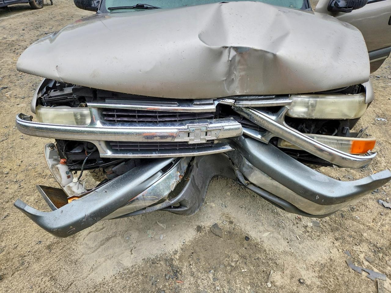 2000 CHEVROLET SUBURBAN K1500 photo 12