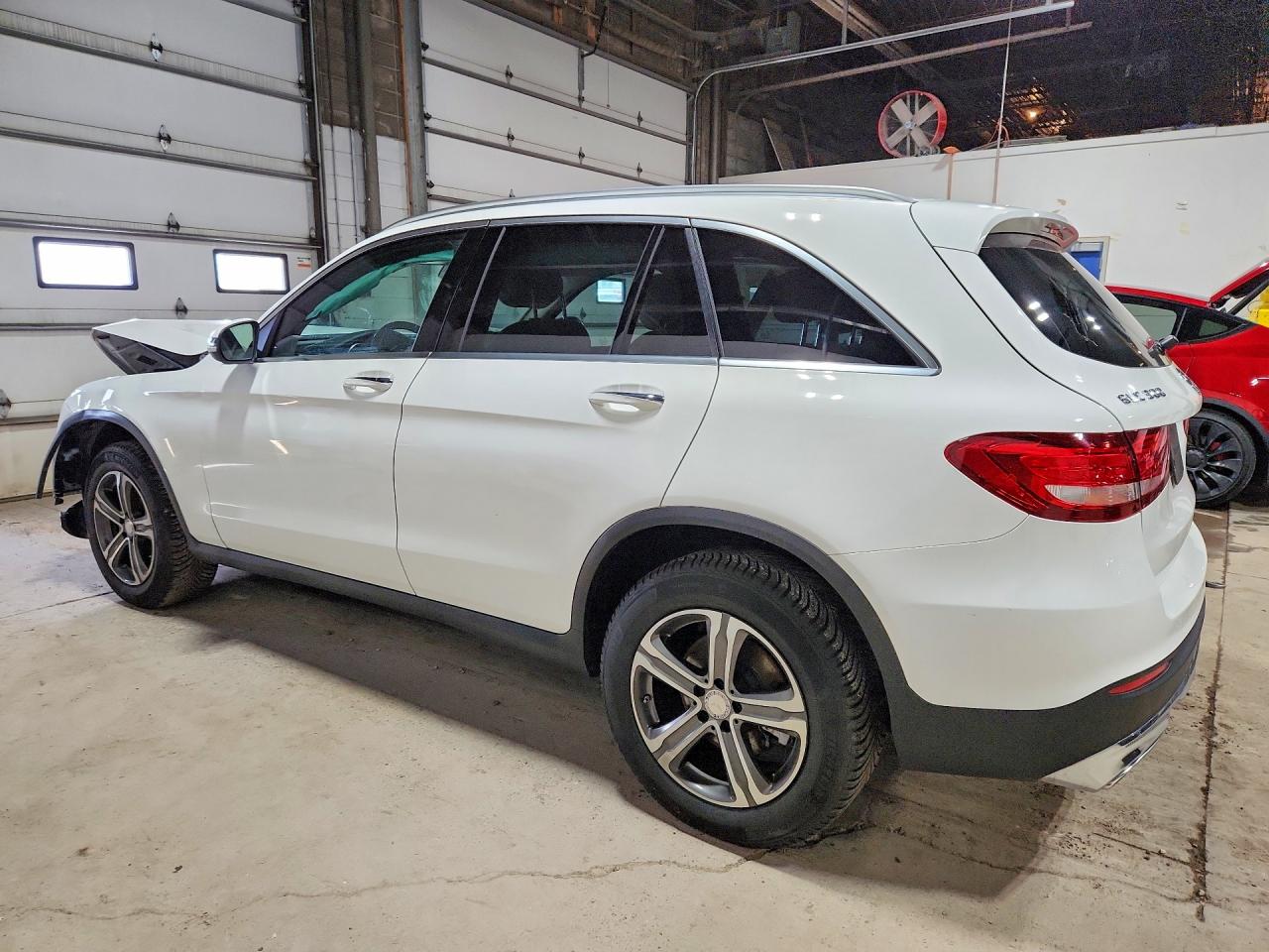 2016 MERCEDES-BENZ GLC 300 4MATIC photo 4
