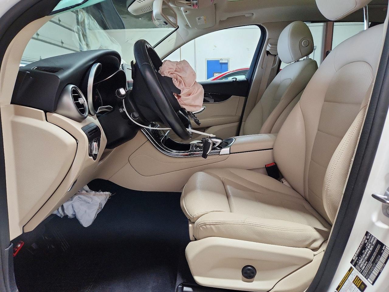 2016 MERCEDES-BENZ GLC 300 4MATIC photo 19