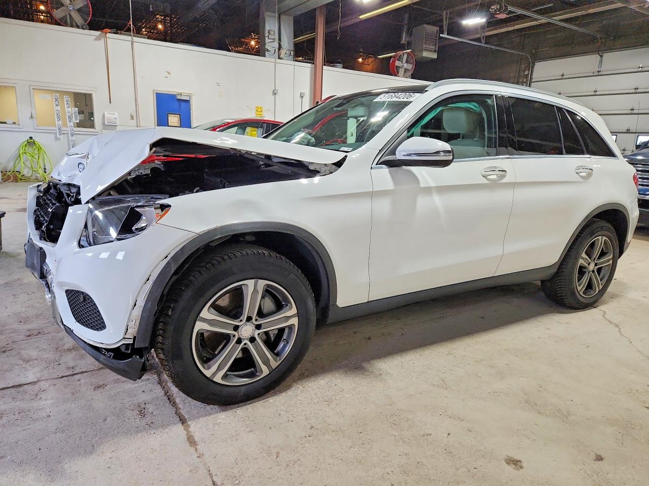 2016 MERCEDES-BENZ GLC