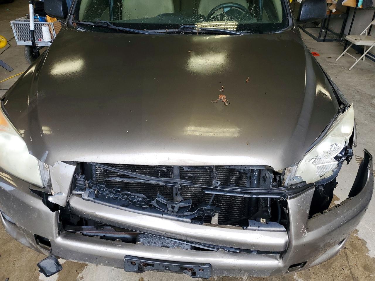 2011 TOYOTA RAV4 BASE photo 34