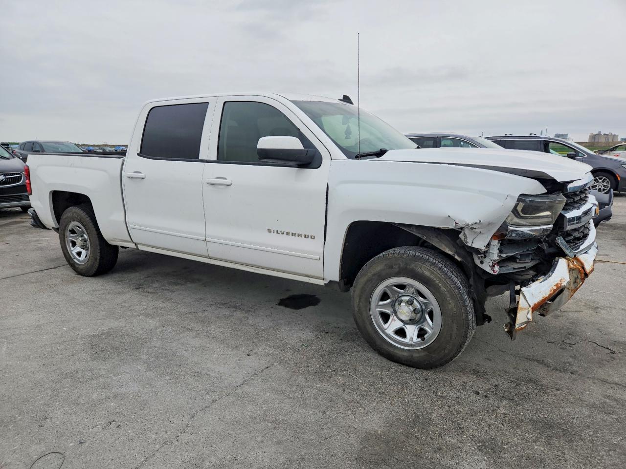 2015 CHEVROLET SILVERADO C1500 LT photo 7