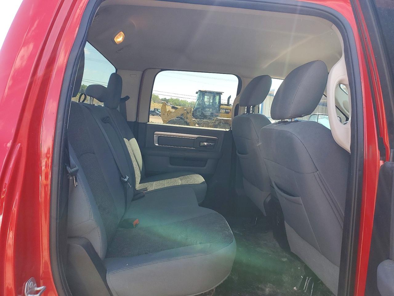 2016 RAM 1500 SLT photo 19