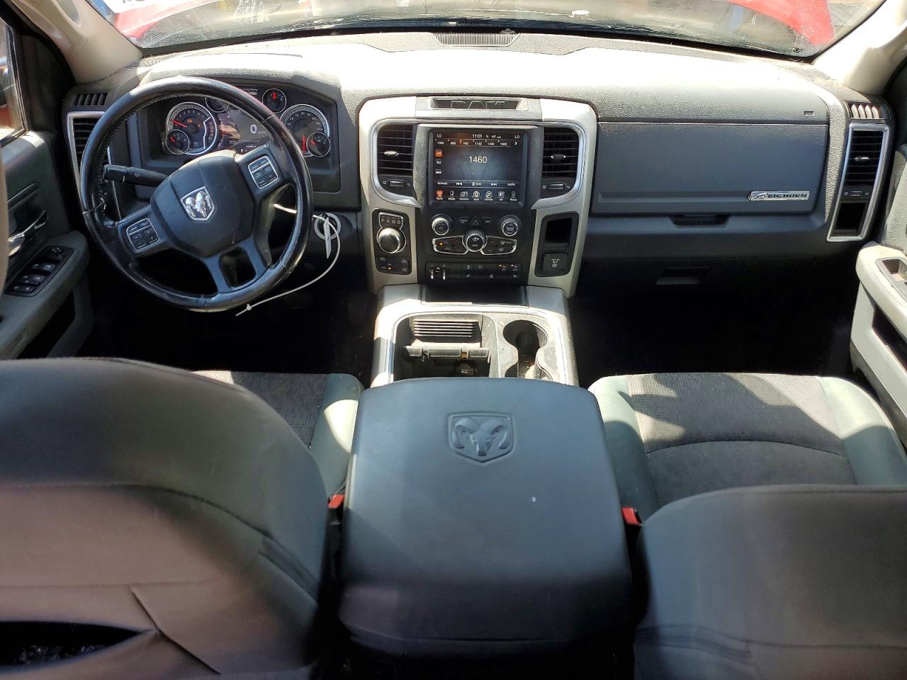 2016 RAM 1500 SLT photo 15