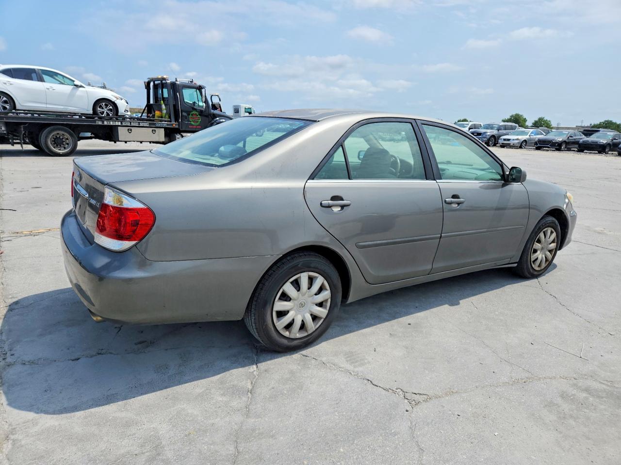 2006 TOYOTA CAMRY LE photo 5