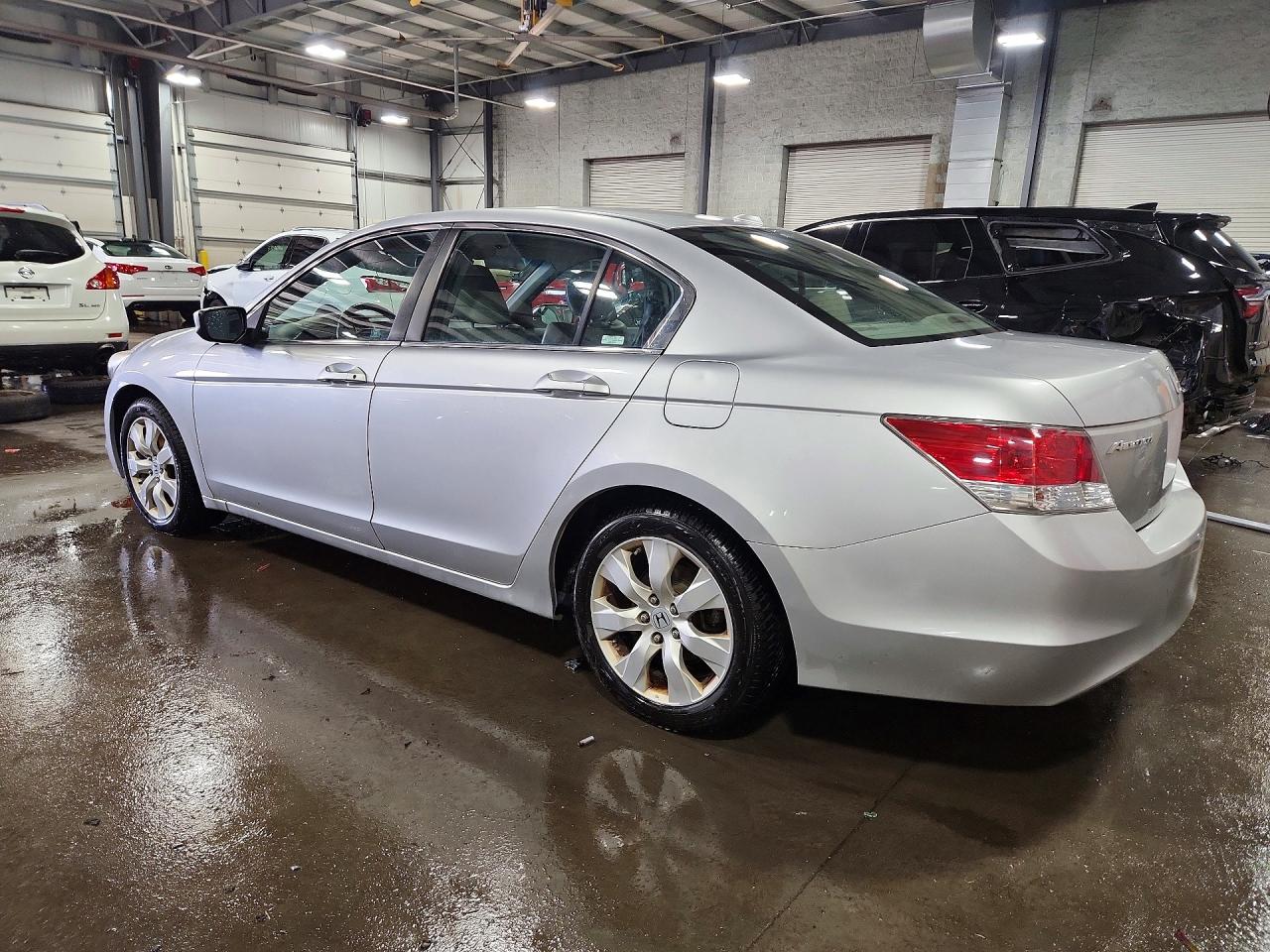 2010 HONDA ACCORD EXL photo 3