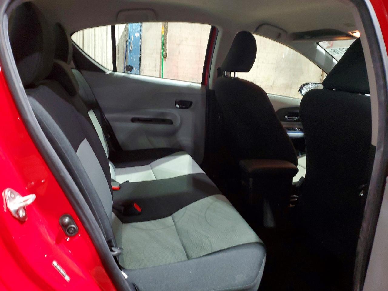 2013 TOYOTA PRIUS C TWO photo 19