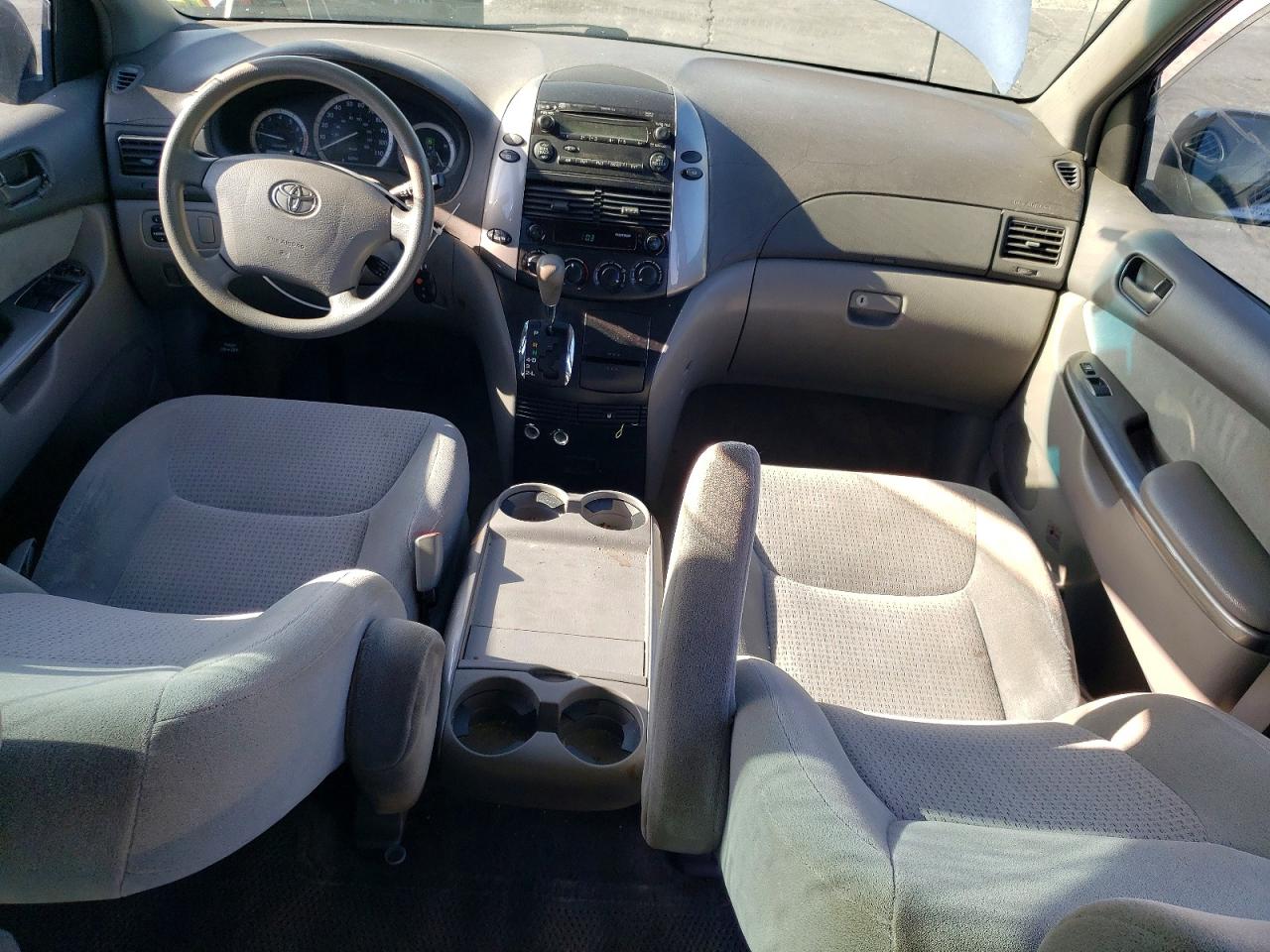 2007 TOYOTA SIENNA CE 8-PASSENGER photo 8