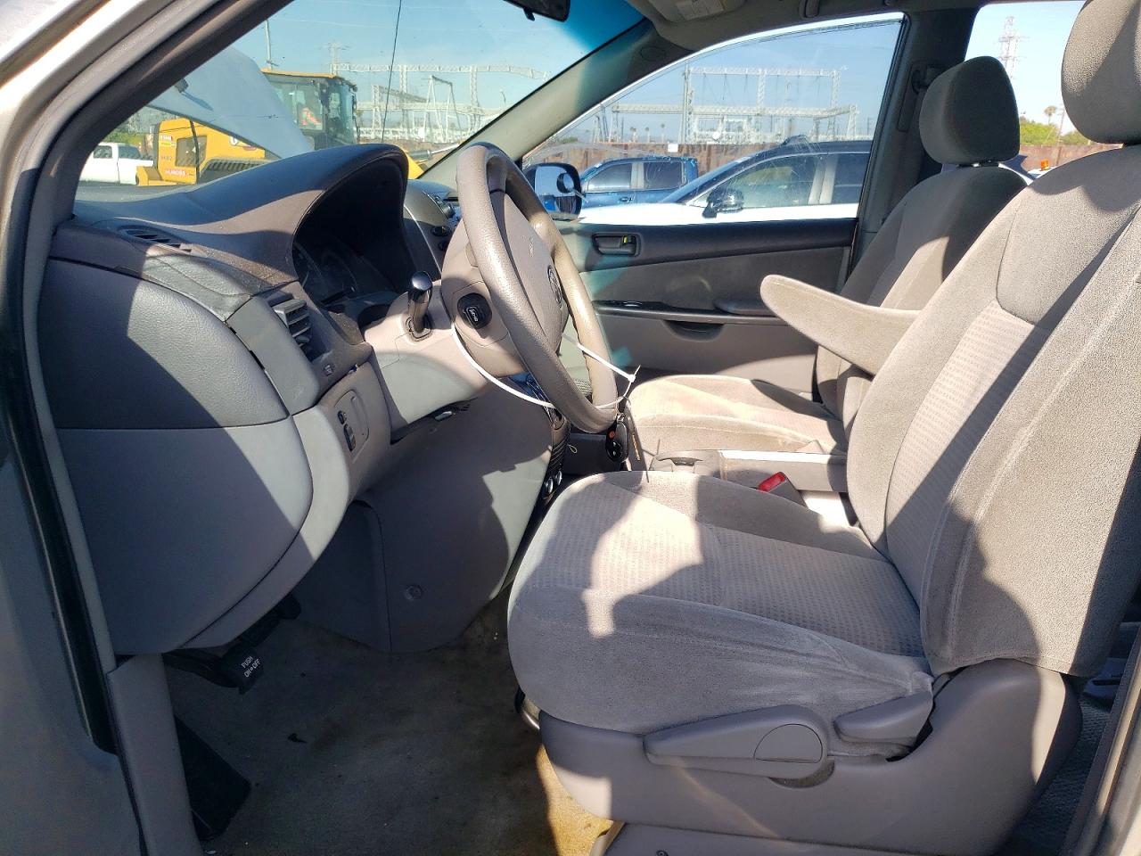 2007 TOYOTA SIENNA CE 8-PASSENGER photo 7