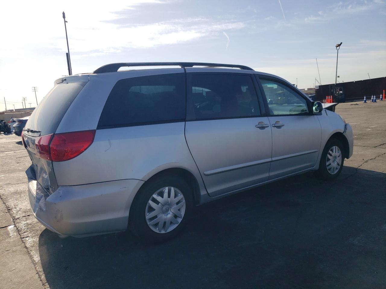 2007 TOYOTA SIENNA CE 8-PASSENGER photo 3