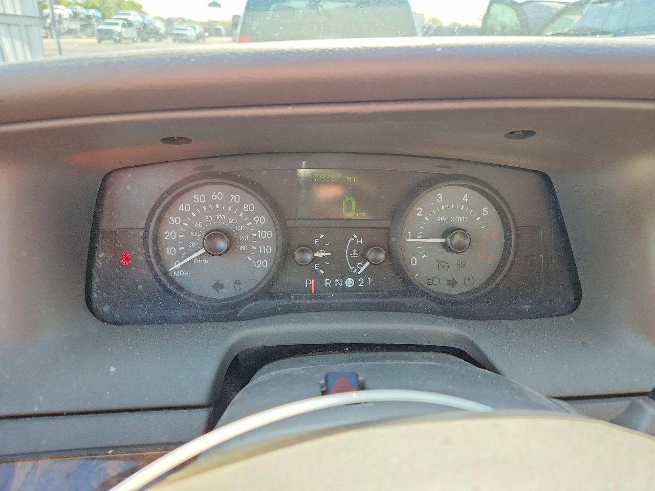 2010 MERCURY GRAND MARQUIS LS photo 17