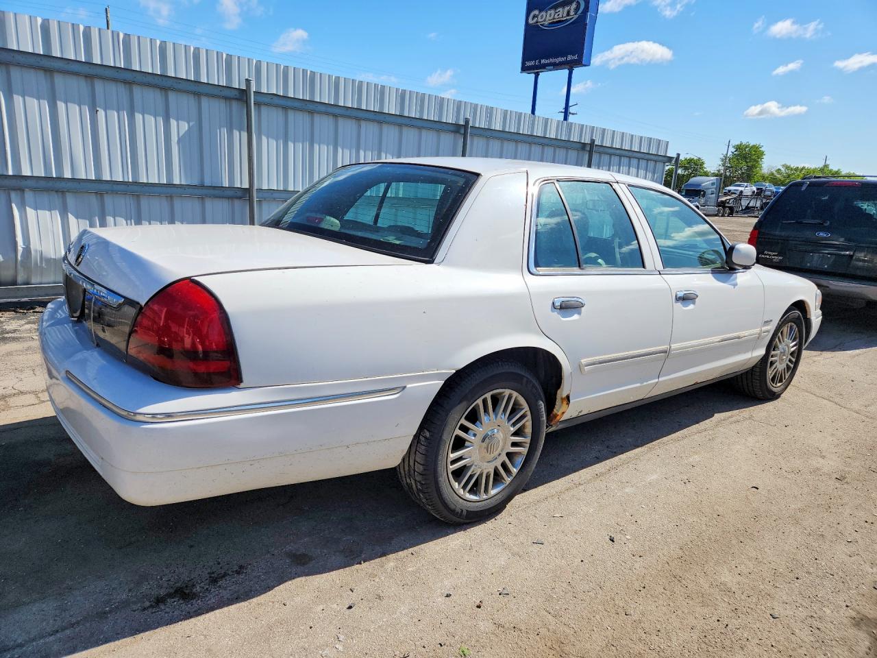 2010 MERCURY GRAND MARQUIS LS photo 5