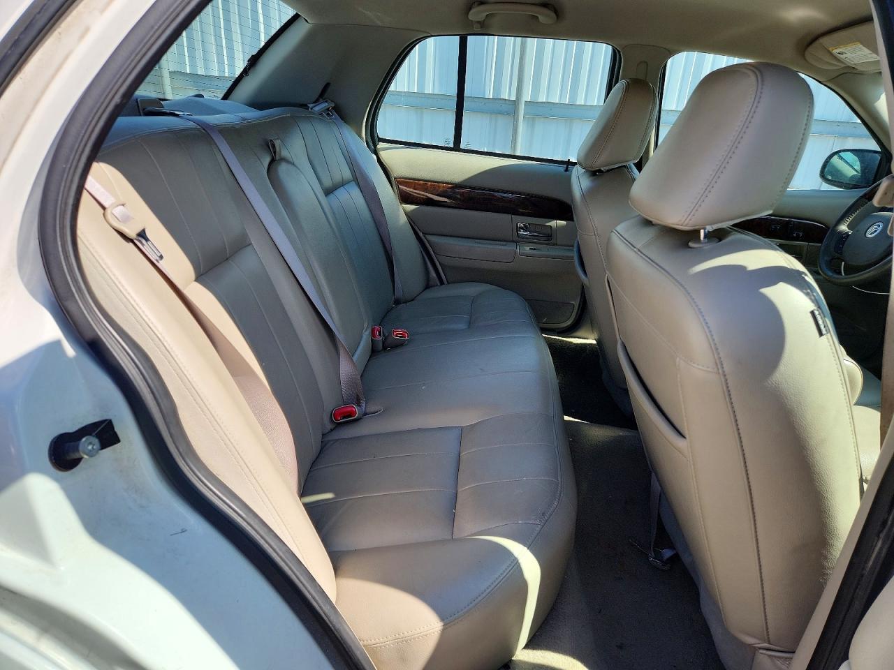 2010 MERCURY GRAND MARQUIS LS photo 19