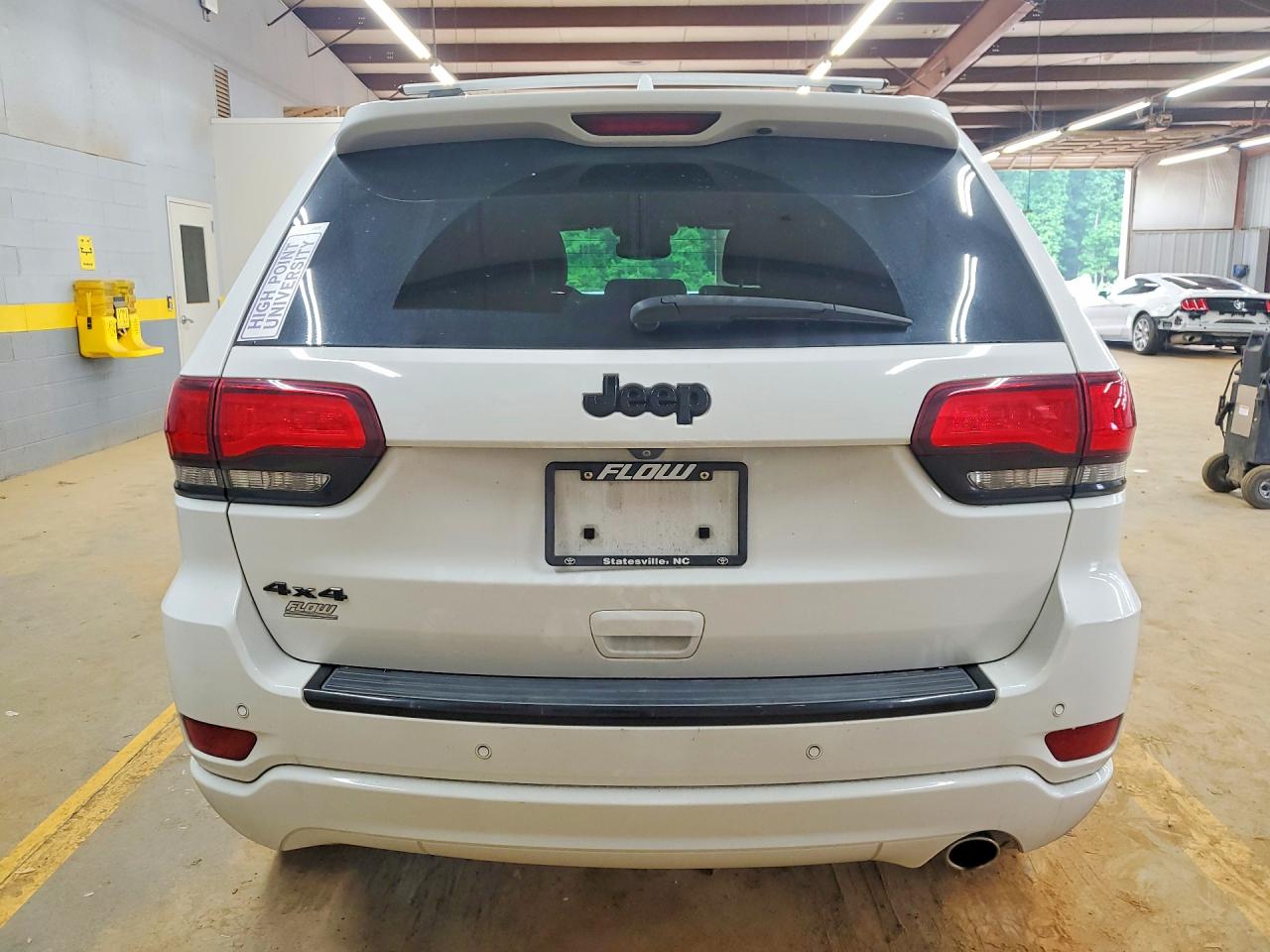 2018 JEEP GRAND CHEROKEE LAREDO photo 11